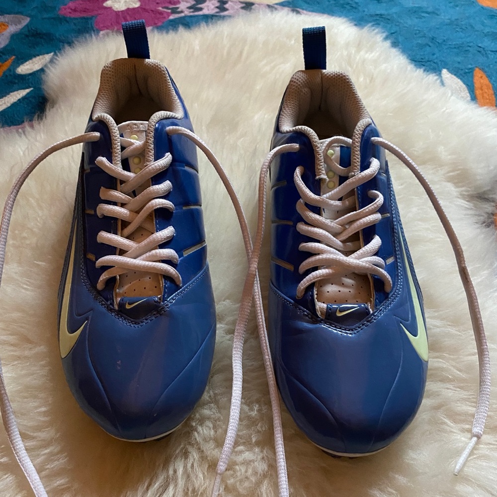 Women’s NIKE 8.5 Lacrosse cleats